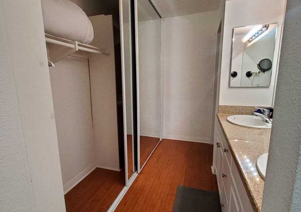 Photo of Bathroom in Warner Center