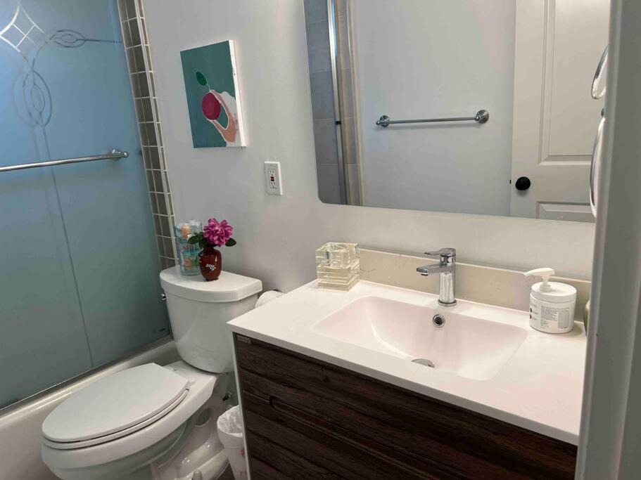 Photo of Bathroom in Willow Glen South - Lincoln Glen