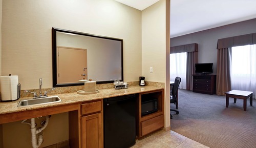 Suite, 1 King Bed, Accessible, Non Smoking