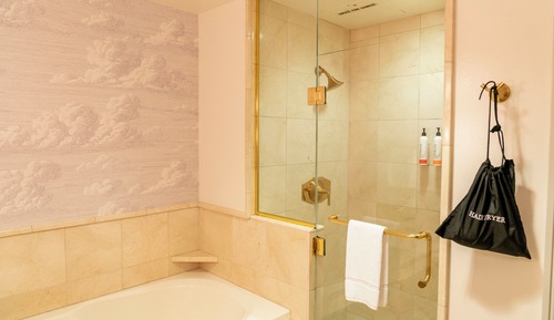 Room, 1 King Bed, Non Smoking, Garden View (Mobility/Hearing Access, Roll-in Shwr)
