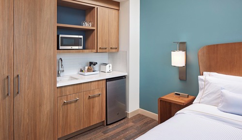 Room, 1 King Bed (Mobility/Hearing Access, Roll-in Shwr)