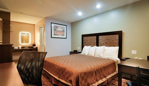 Single Room, 1 King Bed, Accessible