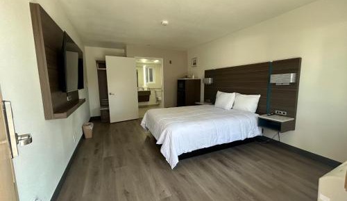 Queen Room - Mobility Access/Non-Smoking