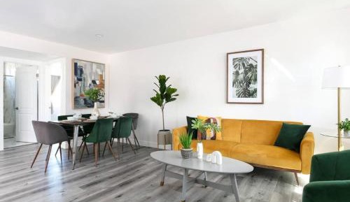 Three-Bedroom Deluxe Apartment