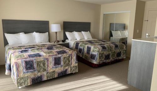 Deluxe Queen Room