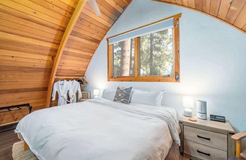 Incline Village Apartment | The Canoe Cabin in Incline Village