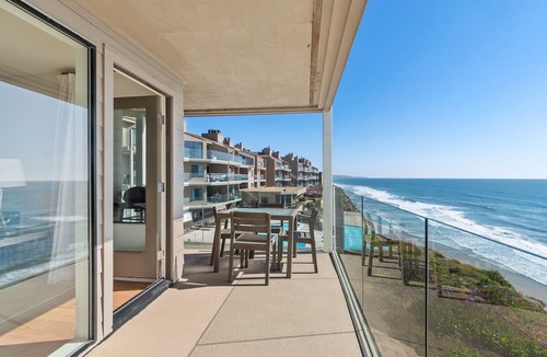 Solana Beach Apartment | Oceanfront 3BD Penthouse. Pool Spa Pickleball and a short walk to all!