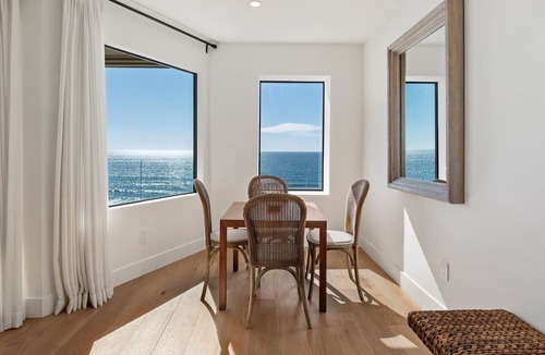 Solana Beach Apartment | Oceanfront 3BD Penthouse. Pool Spa Pickleball and a short walk to all!