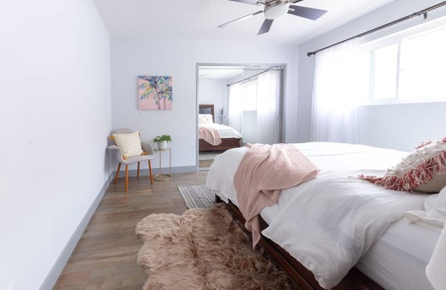 Wilshire Montana Apartment | Modern & Cozy Spacious 1BR/1BA – 0.6 mi from the Beach