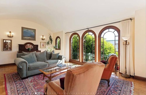 Noe Valley Apartment | Beautifully decorated 2 BD + 2 BA upstairs condo comes with everything you need including high speed wifi, garage parking, lots of sunlight and easy access to public transportation. Truly one of Noe Valley's loveliest places to stay!