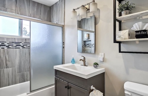 Washington Culver Apartment | Spacious Apartment Near Venice and Sony Studios