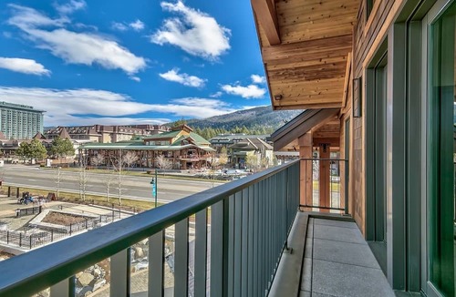 Lakeside Park Condo | 3Br Luxury Residence steps to Heavenly Gondola & Village