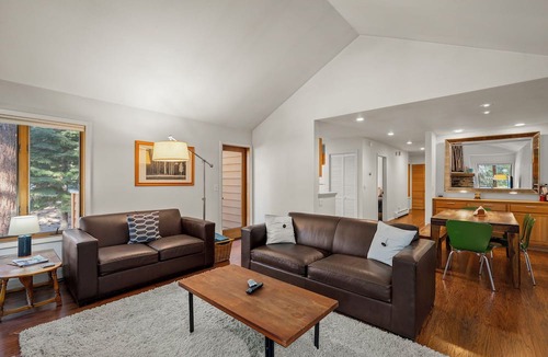 Incline Village Condo | 2BR/2BA Incline Village condo, hot tub, mountain views