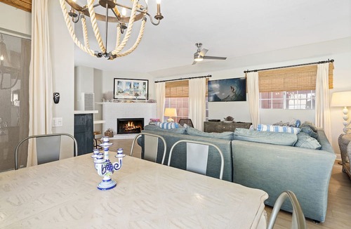 West Newport Condo | Newly renovated Duplex steps to the sand 3bd/4bath