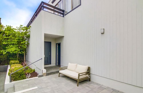 North Pacific Beach Apartment | Large balcony 1 BR Guesthouse in Pacific Beach