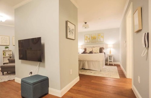 Pacific Heights Apartment | Cozy Pac Hts studio 2 min walk to Lafayette Park