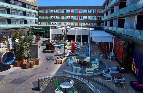 Fisherman's Wharf Hotel | Scenic Coastal Room - Unique Decor & Pier 39 Proximity, 3 Family Ready Rooms