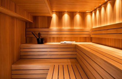 Marina del Rey House | Private Ensuite Room in Shared Luxury Apartment with Gym,Hot Tub,Gym,Sauna,Pool