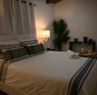 McLaughlin Villa | City escape near beach sunsets & LA adventures