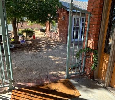 Victorville House | Peaceful Casita
