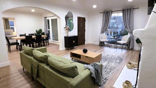 Pico - Robertson Apartment | Renovated Three Bedroom Near Cedars Sinai and Beverly Hills With Parking