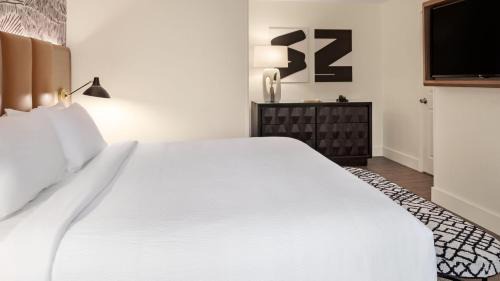 Pico - Robertson Hotel | Burton House, Beverly Hills, A Tribute Portfolio Hotel