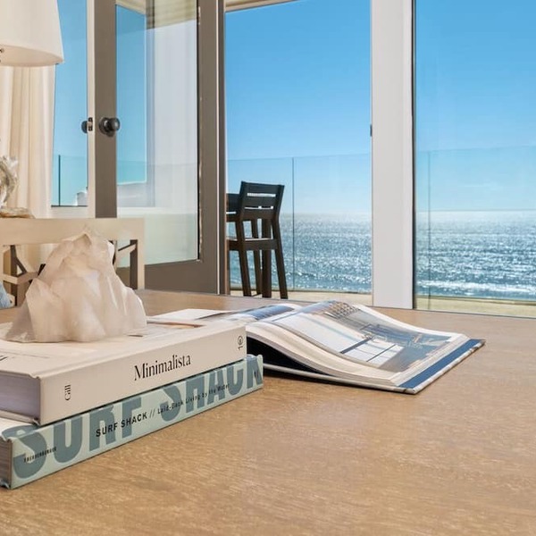Oceanfront 3BD Penthouse. Pool Spa Pickleball and a short walk to all!