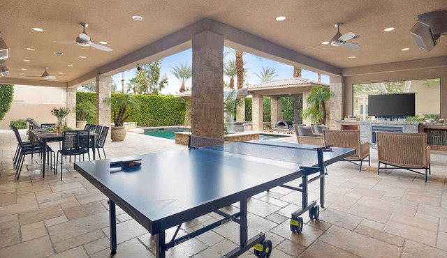 Casa Palmera by Avantstay Entertainer's Oasis w/Guesthouse