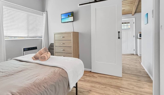 Cozy Beach View Loft, 42 Steps to the Sand + AC