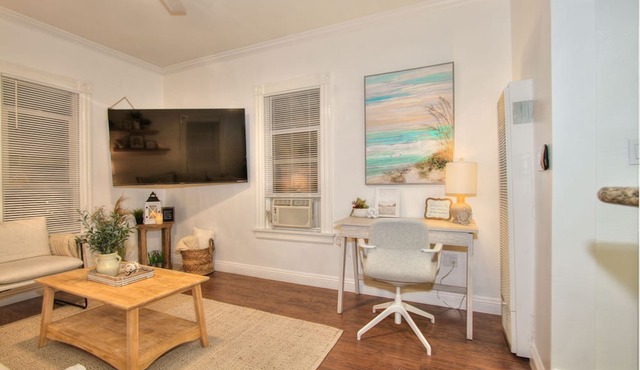 Cozy Uptown Whittier Sleeps 4 , 25 mins. to Disneyland