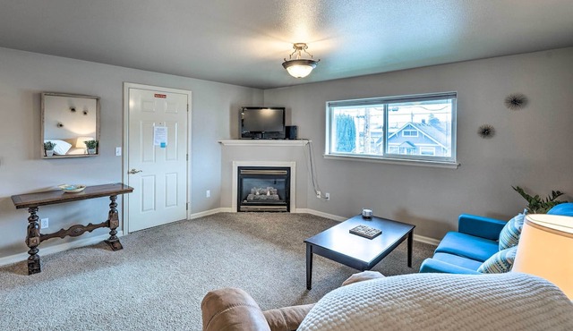 Apartment w/Gas Fireplace ~ 1/2 Mi to Beach!