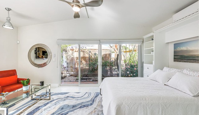 Golf, Shop & Hike: Sleek Rancho Mirage Studio