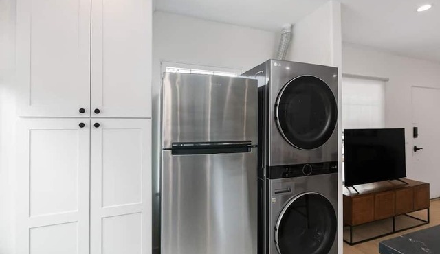 Modern Spanish Living in Prime Location Area
