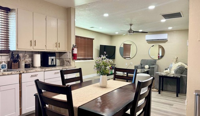 Convenient Downtown Spot with In-Unit Laundry
